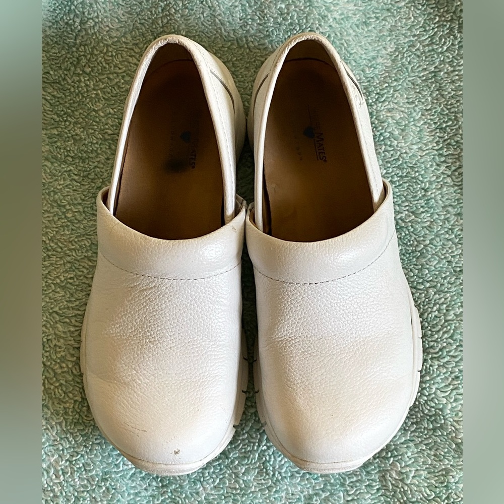 Nurse Mates white leather Pillowtop shoes, size 8.